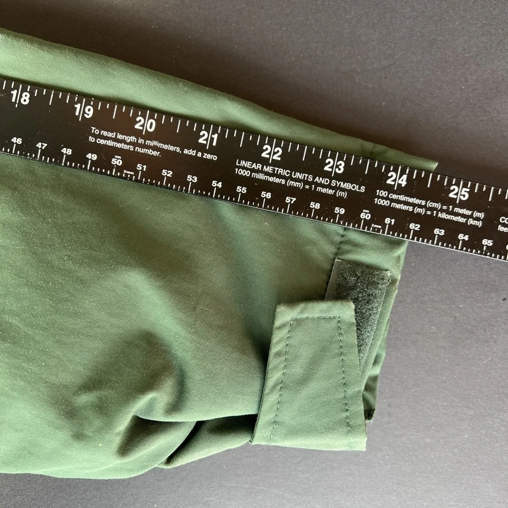 VTG CCM Dallas Stars NHL Center Ice Winter Puffer Coat Green Gray Youth LG